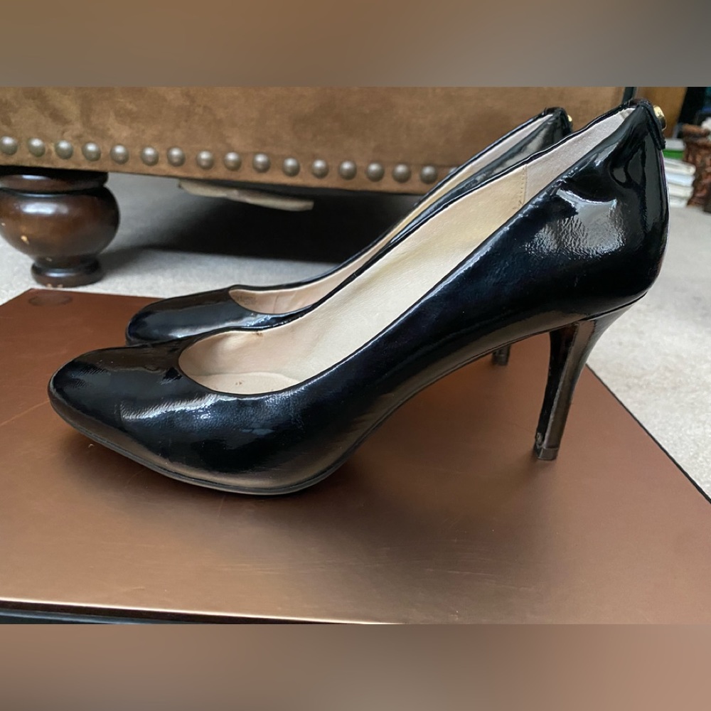 MICHAEL Michael Kors Black Leather Heels 9M